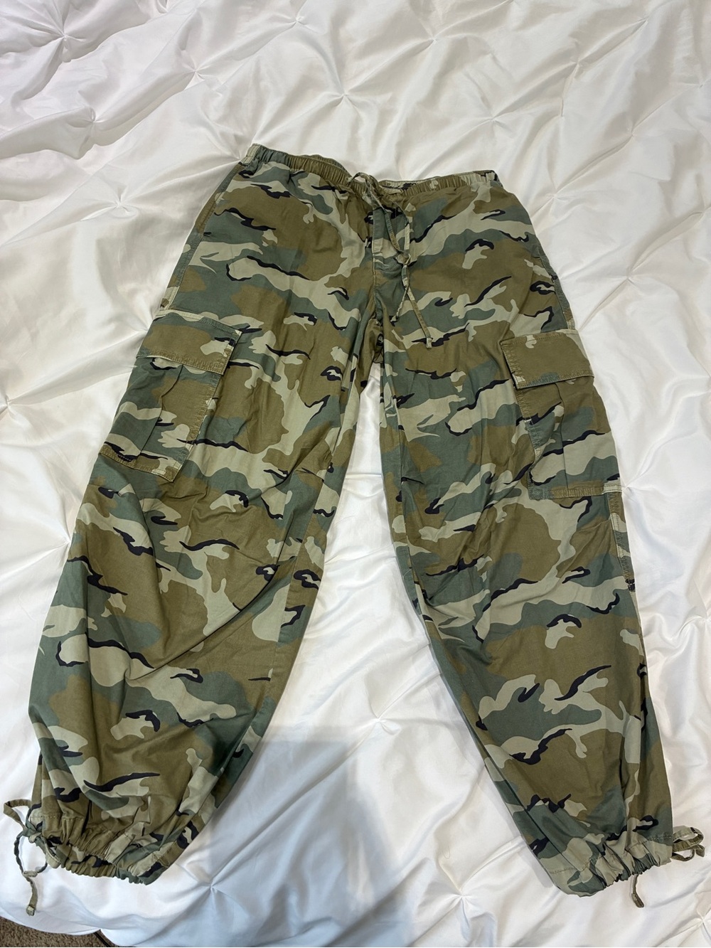 Low Rise Baggy Cargo Parachute Pant - Picture 6 of 6